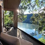 Moderne I Vannkanten Med Tilgang Til Brygge Og Bat Сasa de vacaciones Risør