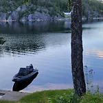 Moderne I Vannkanten Med Tilgang Til Brygge Og Bat * Risør