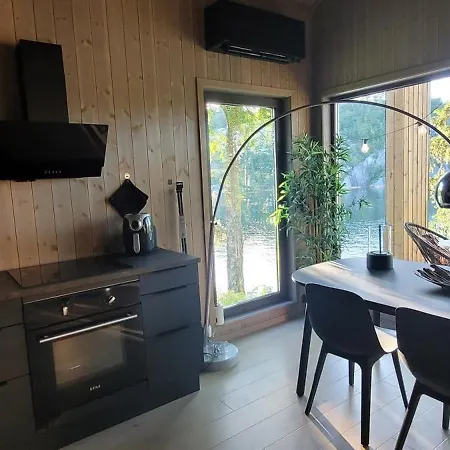 Holiday home Moderne I Vannkanten Med Tilgang Til Brygge Og Bat