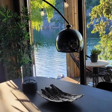 Сasa de vacaciones Moderne I Vannkanten Med Tilgang Til Brygge Og Bat Risør