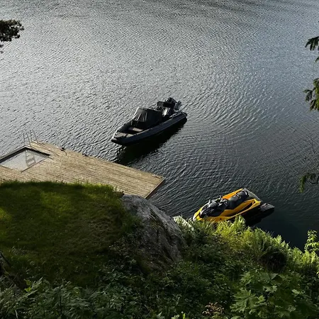 Moderne I Vannkanten Med Tilgang Til Brygge Og Bat *