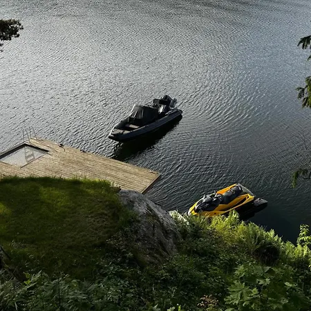 Moderne I Vannkanten Med Tilgang Til Brygge Og Bat *