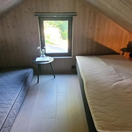 Moderne I Vannkanten Med Tilgang Til Brygge Og Bat