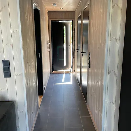 別荘 Moderne I Vannkanten Med Tilgang Til Brygge Og Bat
