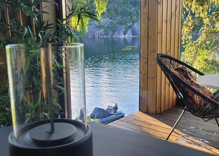 Moderne I Vannkanten Med Tilgang Til Brygge Og Bat * Рисёр