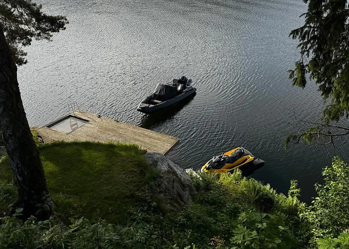 Moderne I Vannkanten Med Tilgang Til Brygge Og Bat *