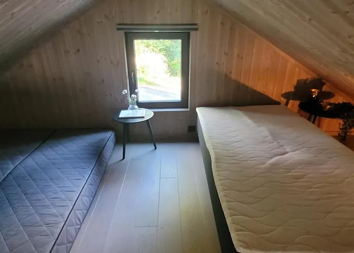 Moderne I Vannkanten Med Tilgang Til Brygge Og Bat